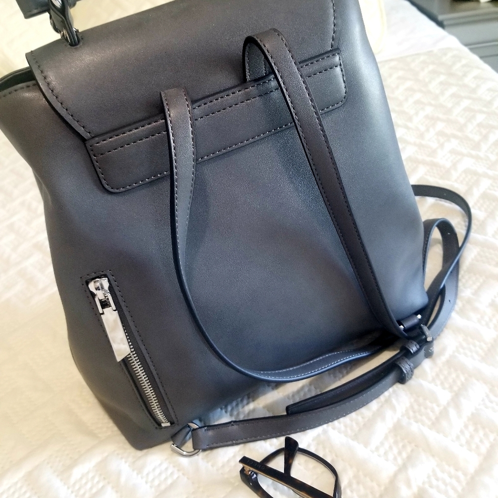 Calvin Klein medium backpack - Picture 3 of 4